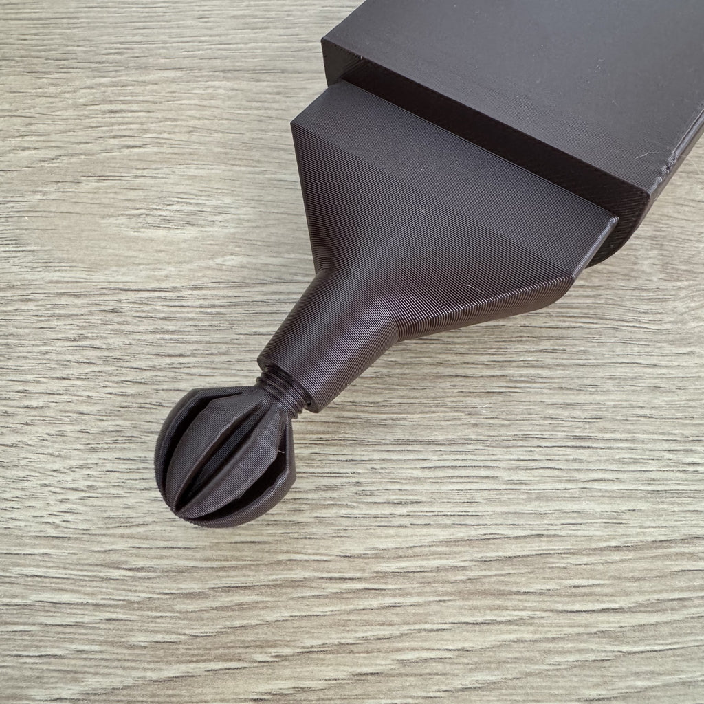 Close-up of the ModuMoss watering tank drip cap